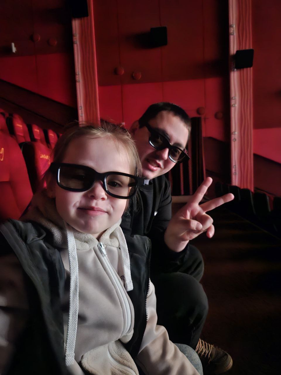 photo_5456495047940901014_y