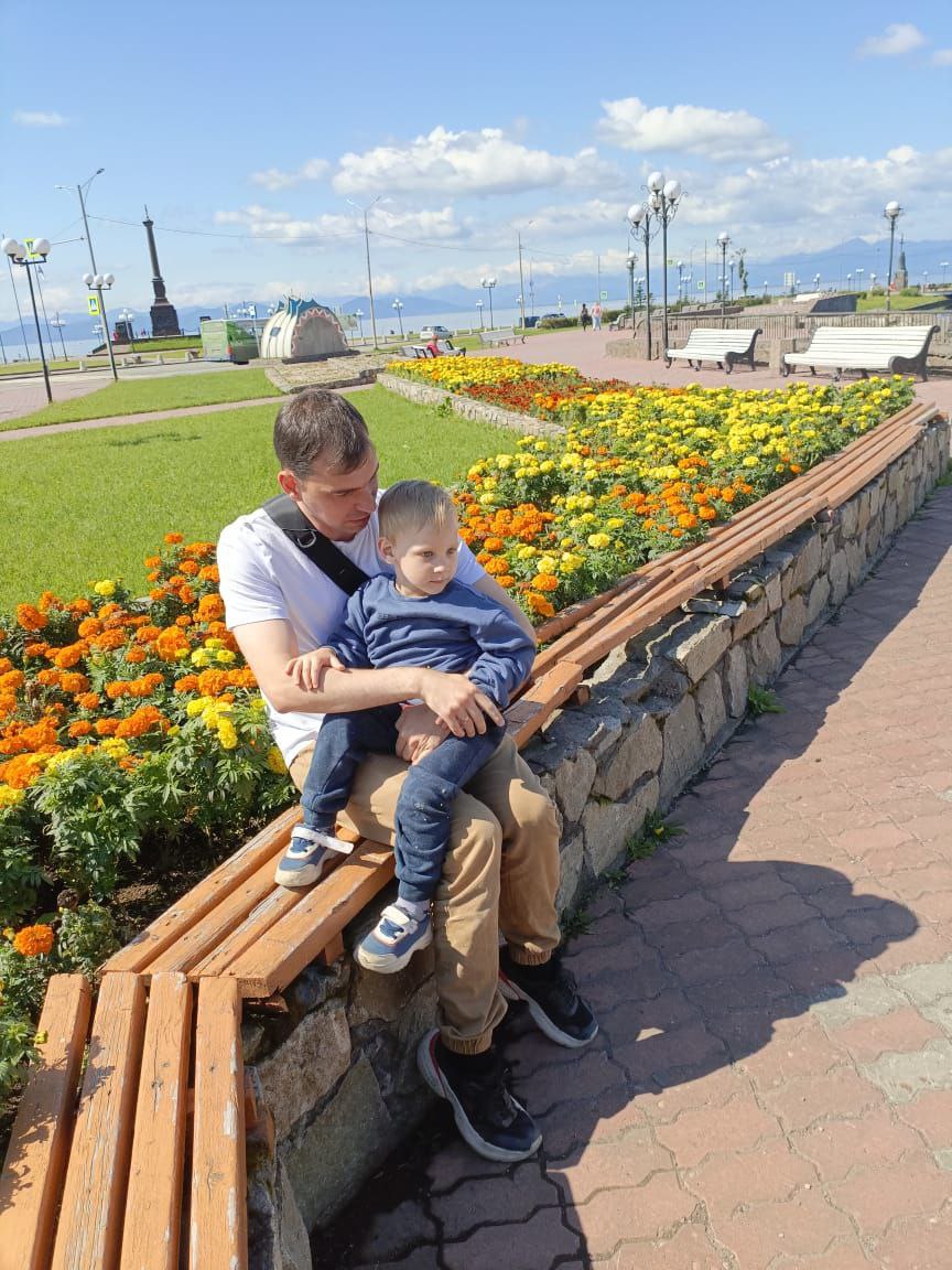 photo_5456495047940901016_y