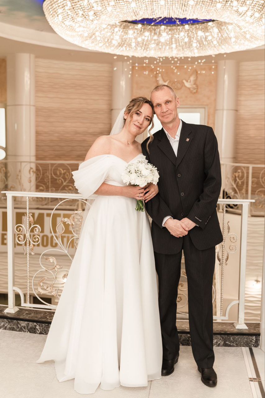 photo_5456495047940901017_y