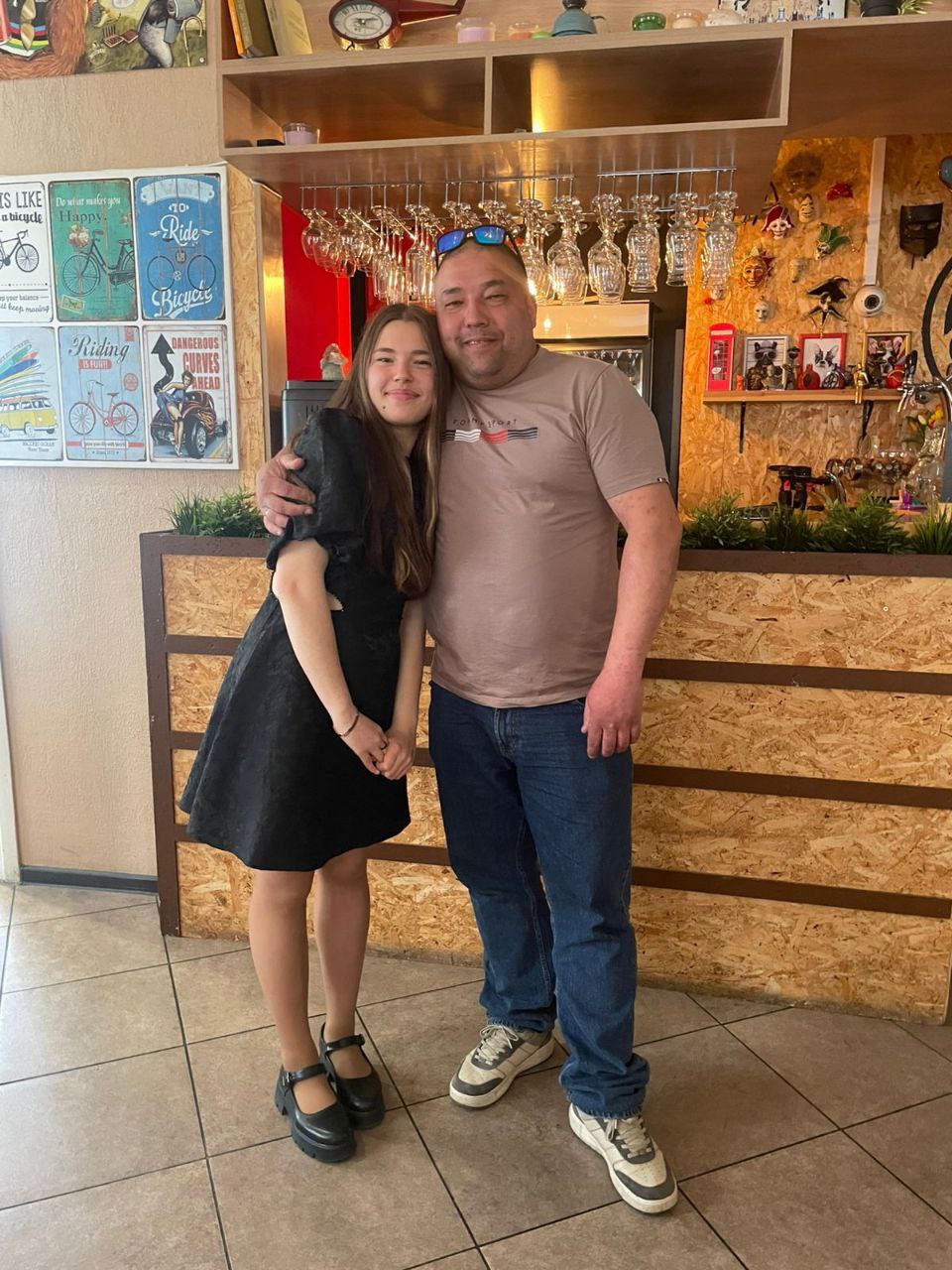 photo_5456495047940901018_y